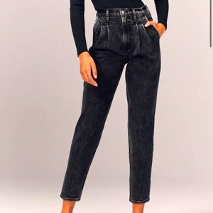 Abercrombie high rise mom 80s Jeans